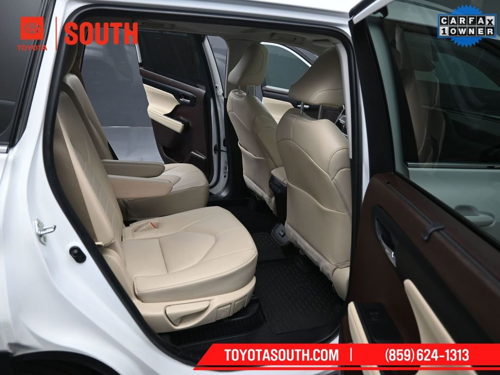 Used 2022 Toyota Highlander XLE image 37