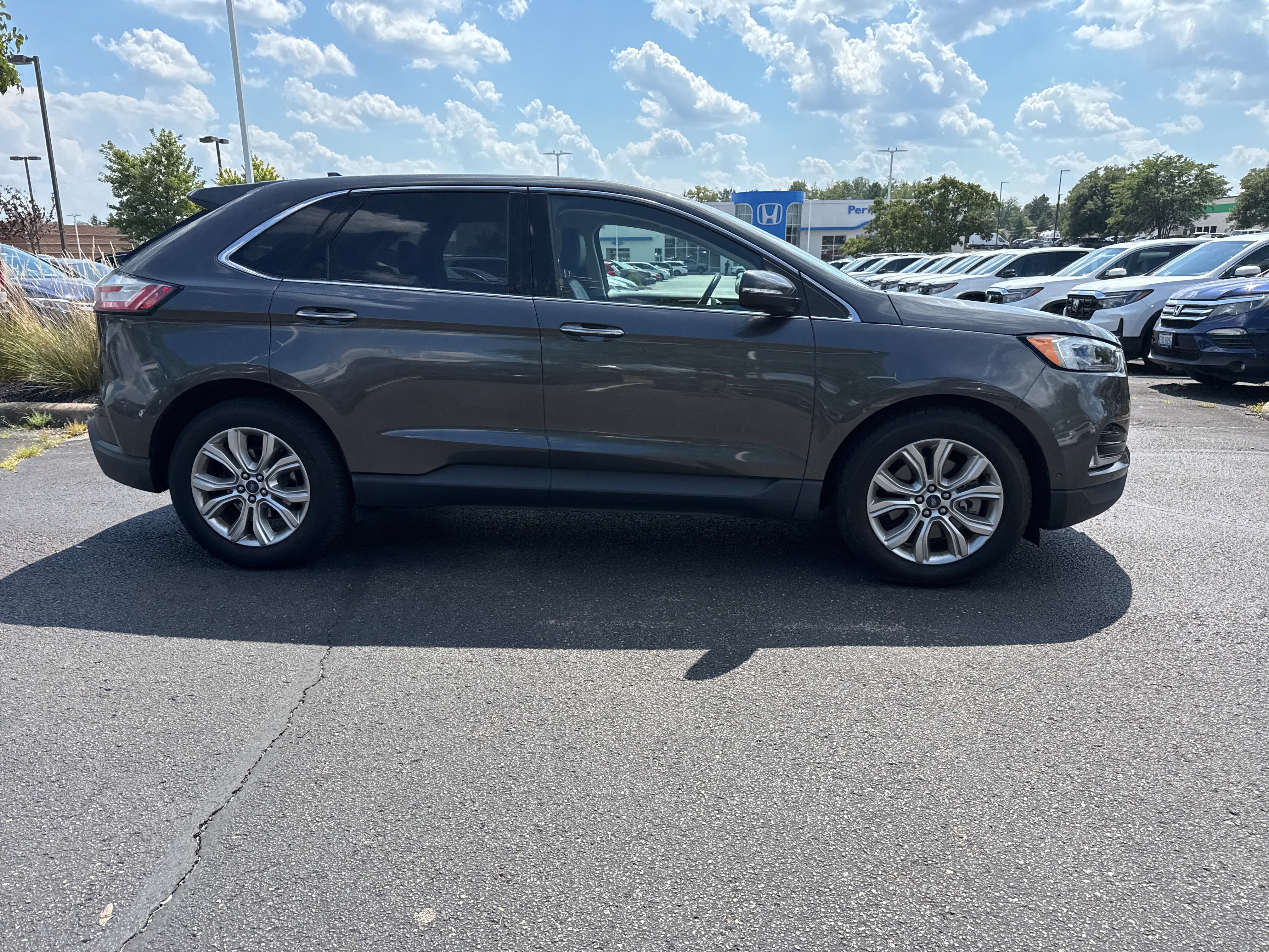Used 2020 Ford Edge Titanium w/ Equipment Group 301A AWD/4WD image 2