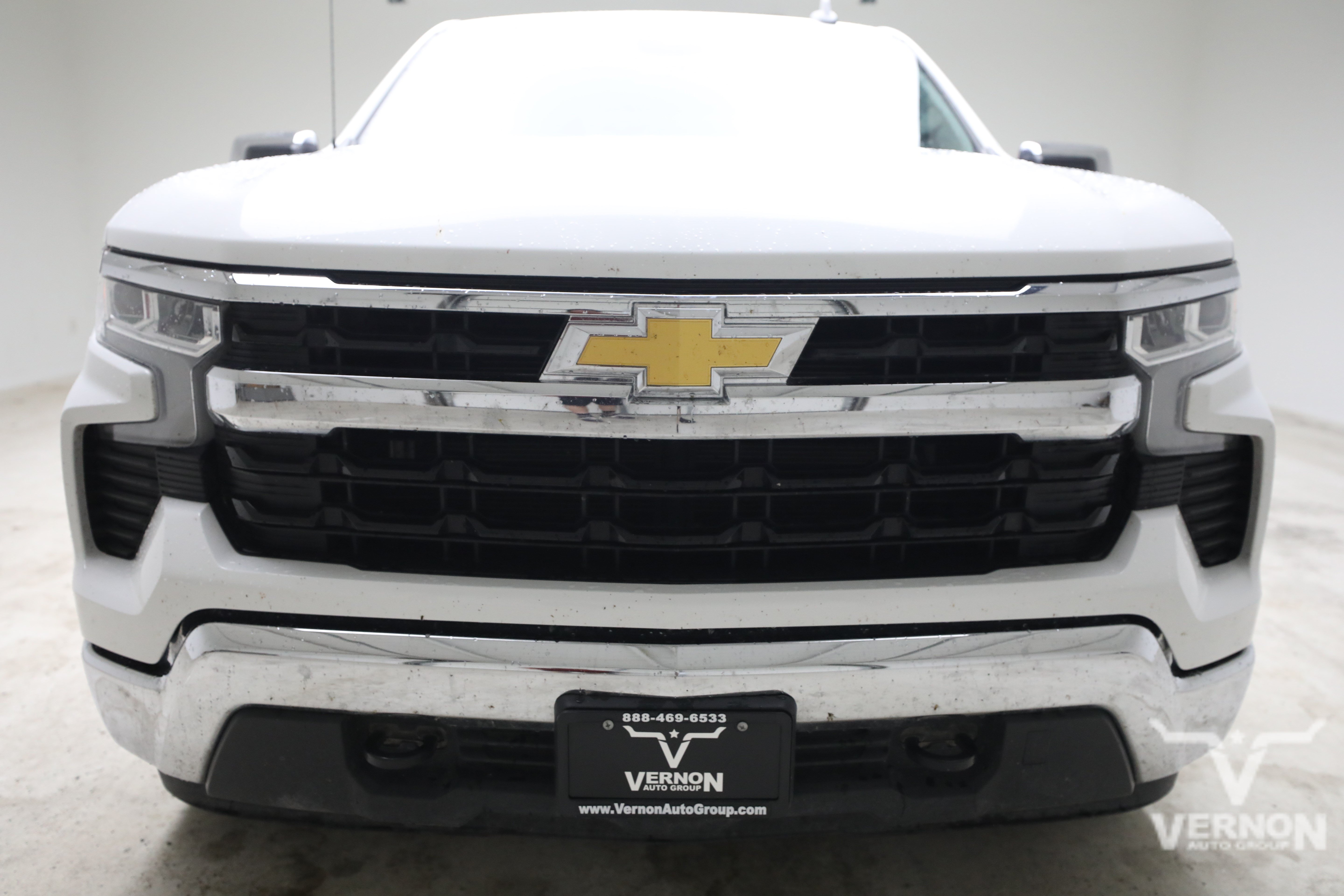 Used 2023 Chevrolet Silverado 1500 LT w/ Z71 Off-Road Package AWD/4WD image 7