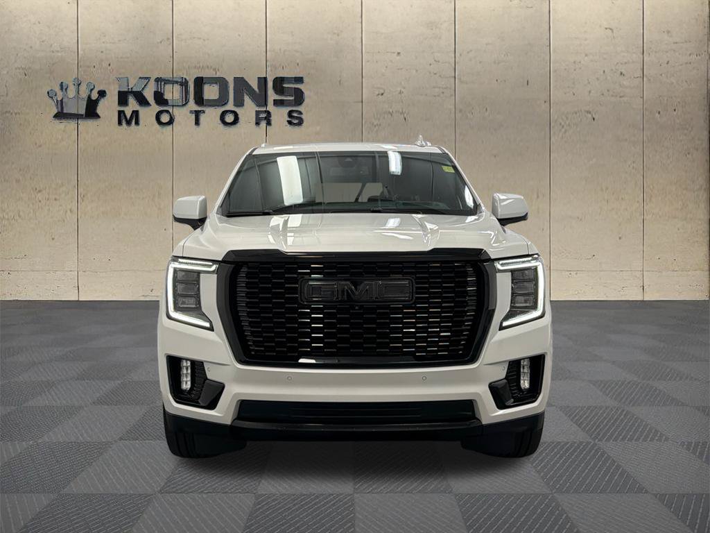 Used 2021 GMC Yukon XL Denali w/ LPO, Illumination Package AWD/4WD image 3