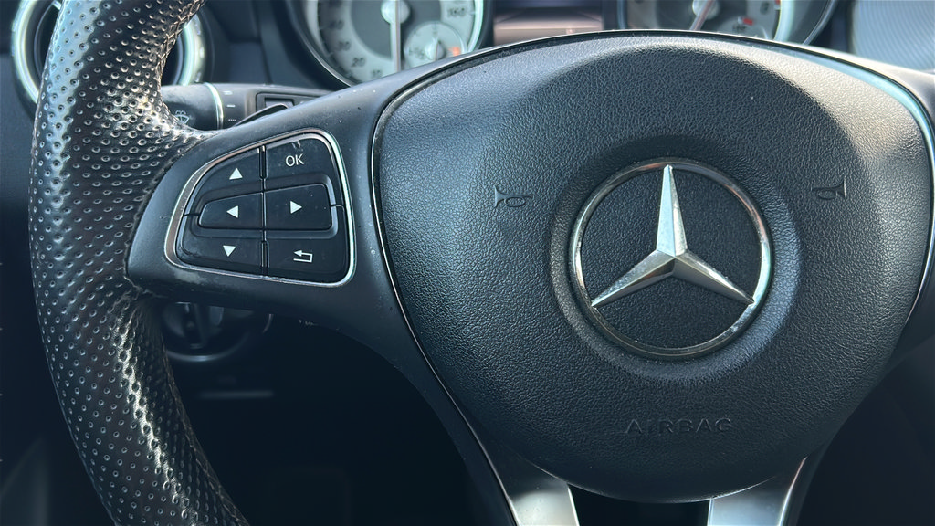 Used 2016 Mercedes-Benz GLA 250 image 28