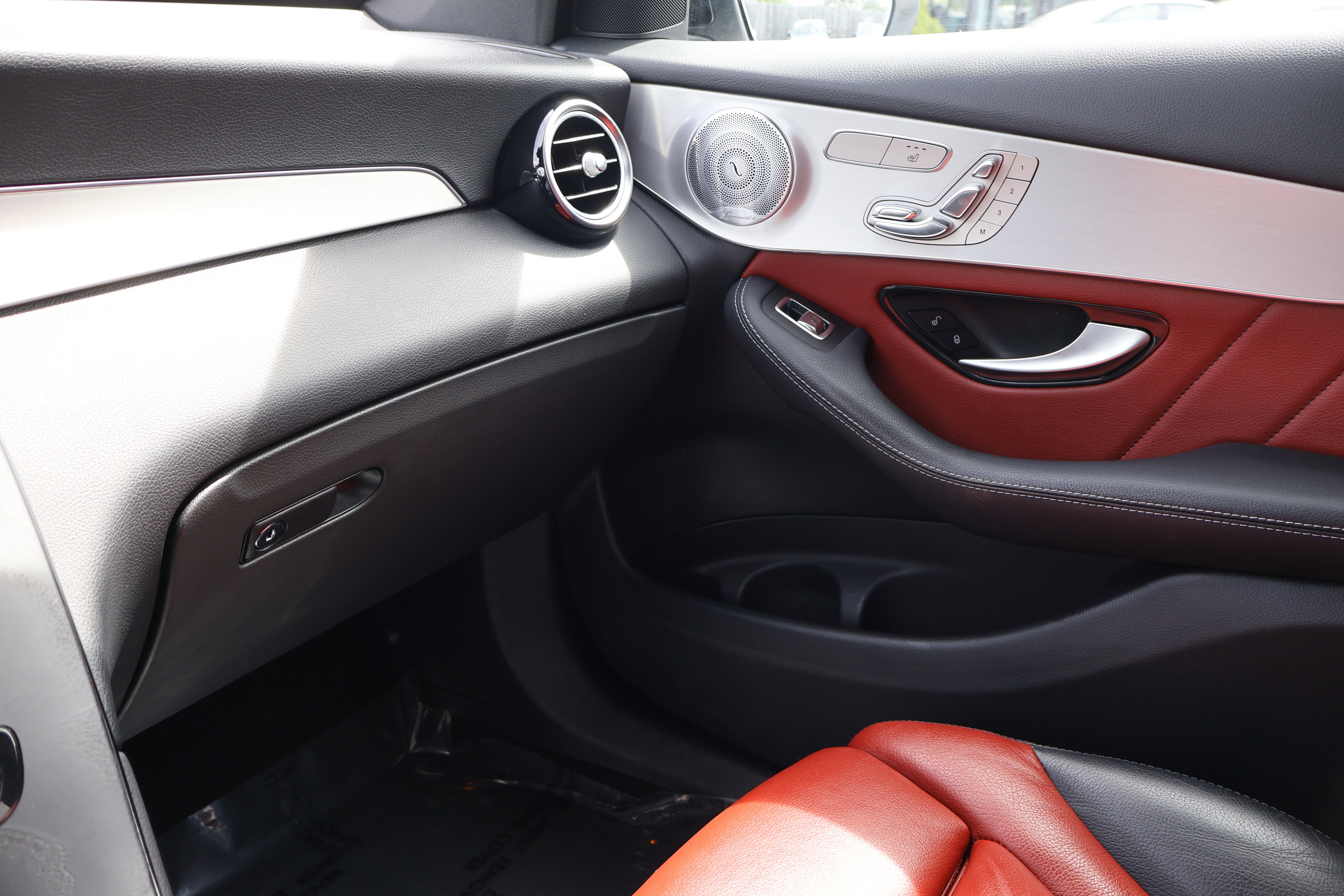 Used 2019 Mercedes-Benz GLC 300 4MATIC Coupe image 40