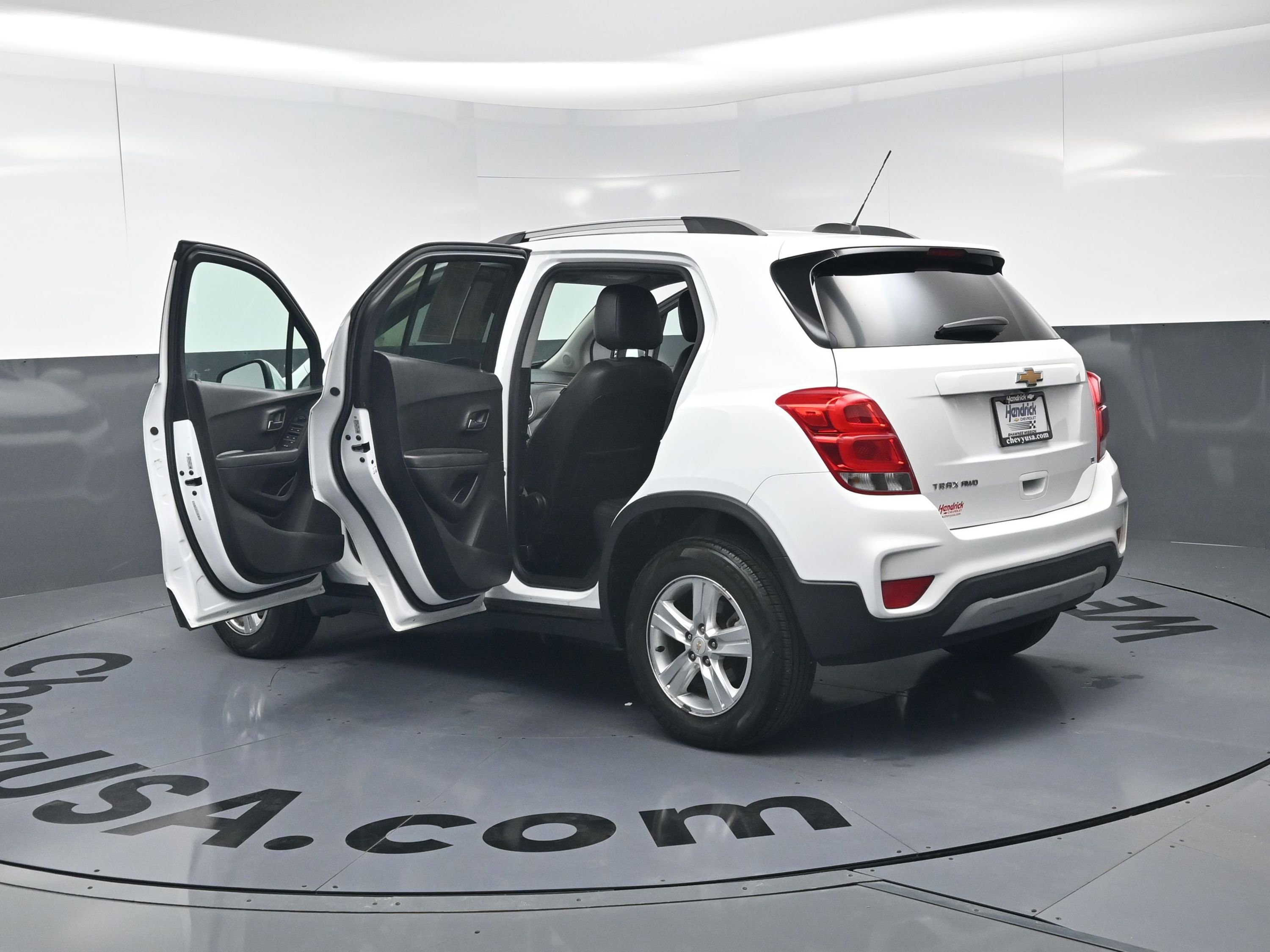 Used 2019 Chevrolet Trax LT w/ LT Convenience Package image 28