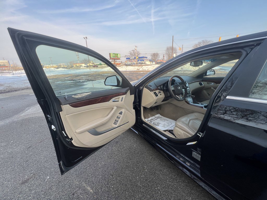 Used 2010 Cadillac CTS Luxury image 16