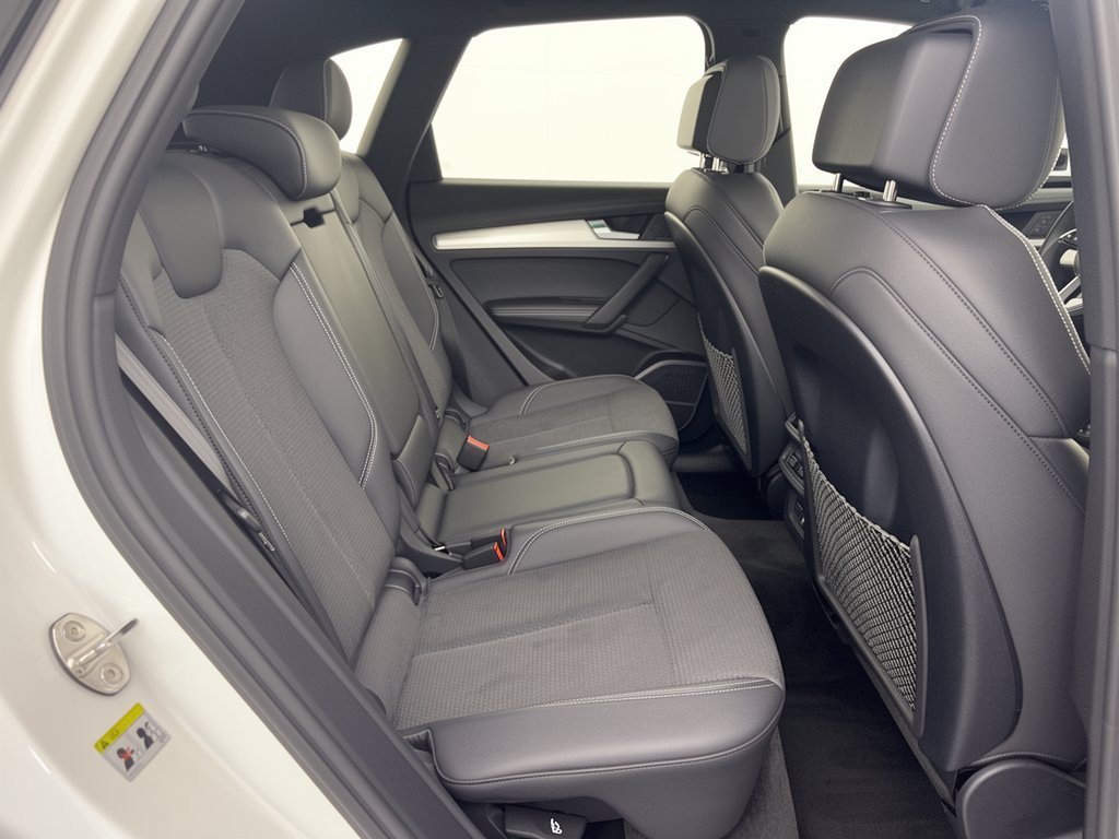 Certified 2024 Audi Q5 e Premium Plus w/ Premium Plus Package AWD/4WD image 29