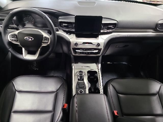 Used 2022 Ford Explorer XLT w/ Equipment Group 202A AWD/4WD image 2