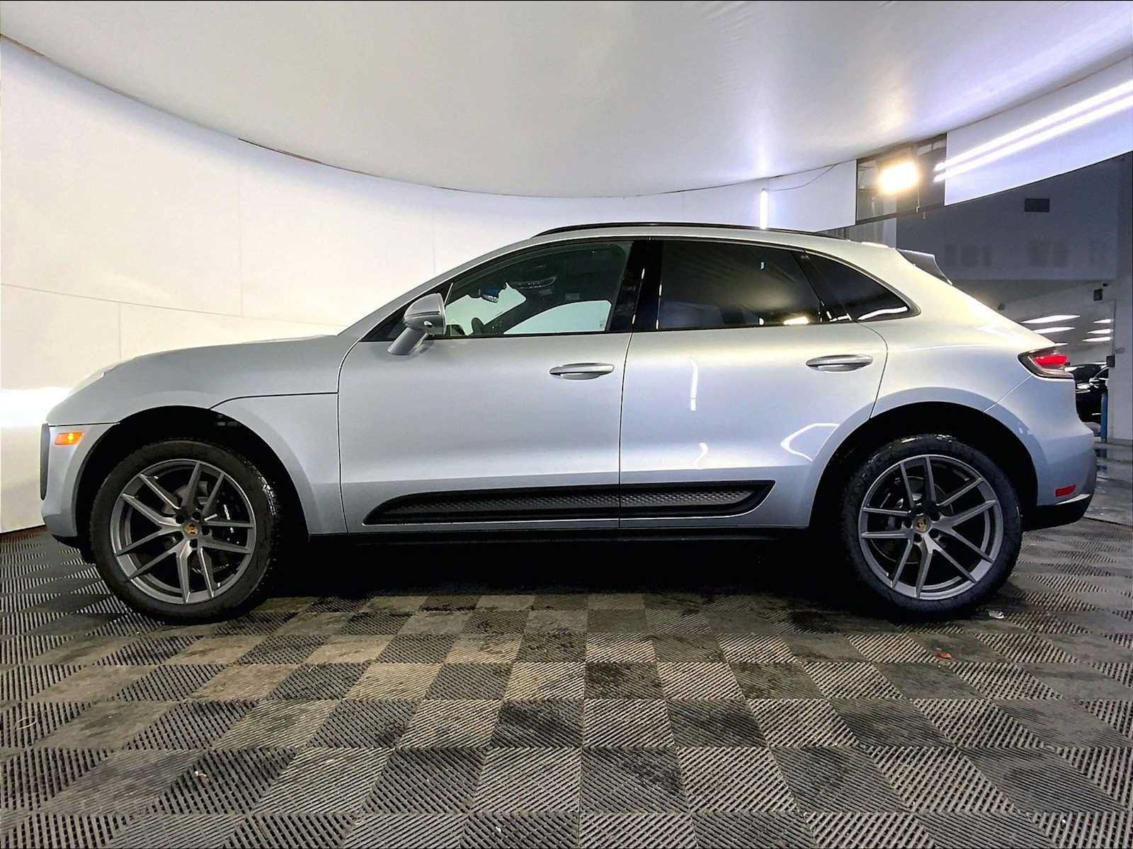 New 2026 Porsche Macan AWD/4WD image 2