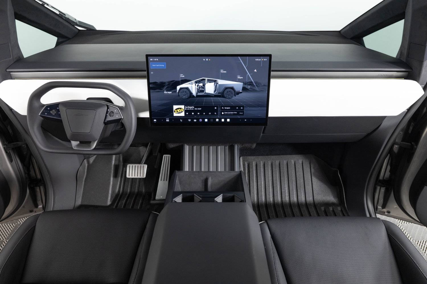 Used 2024 Tesla Cybertruck AWD Crew Cab image 33