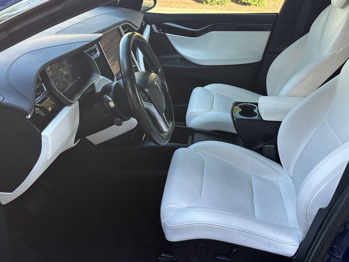Used 2018 Tesla Model X 100D AWD/4WD image 29