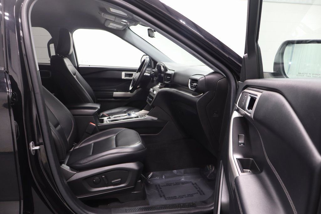 Used 2022 Ford Explorer XLT w/ Equipment Group 202A image 15