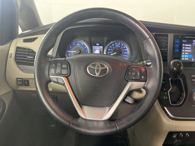 Used 2015 Toyota Sienna XLE image 8