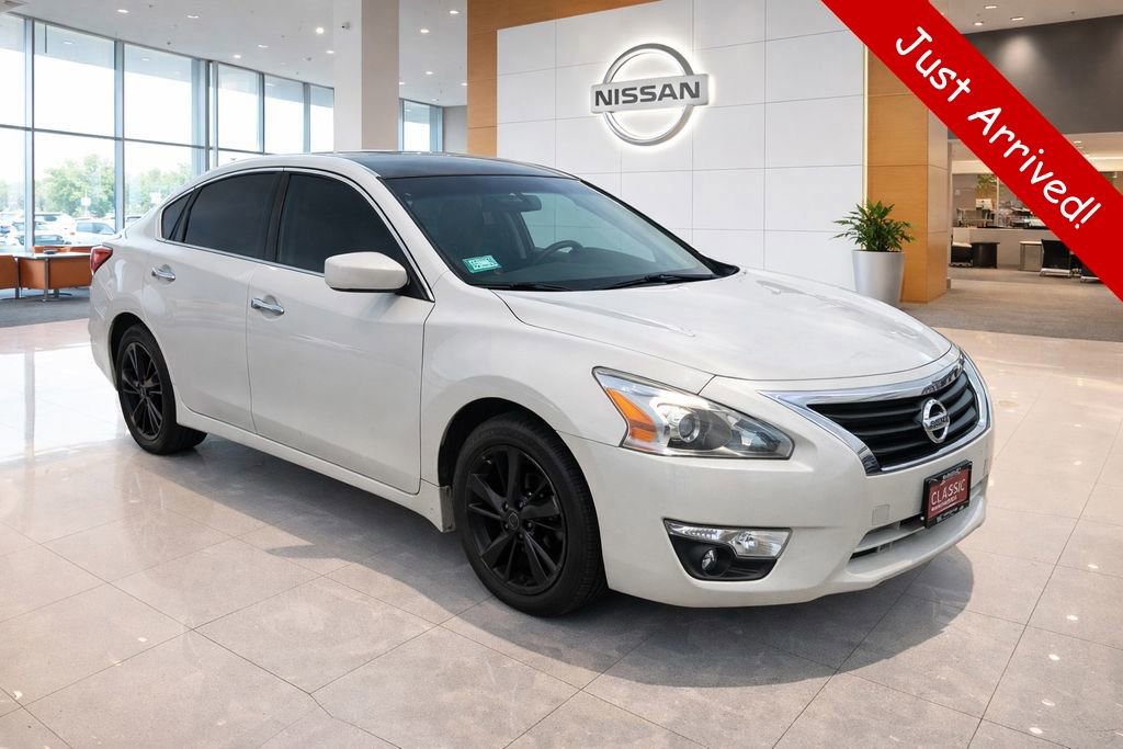 Used 2014 Nissan Altima 2.5 S image 1