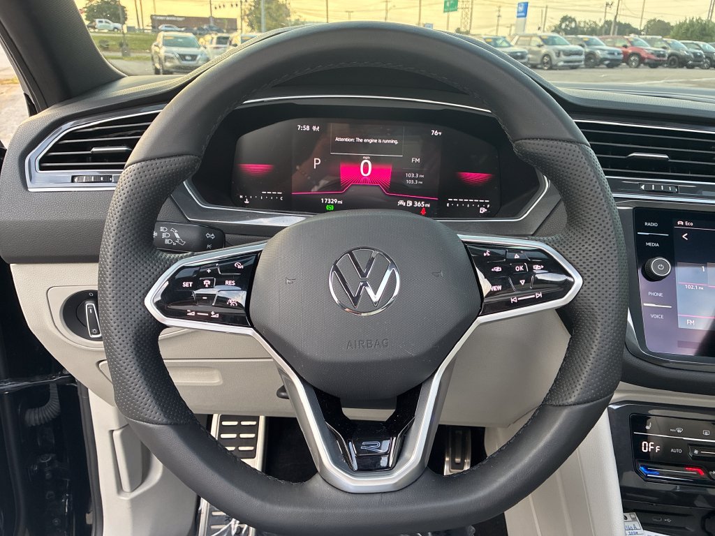 Used 2024 Volkswagen Tiguan SE R-Line AWD/4WD image 13