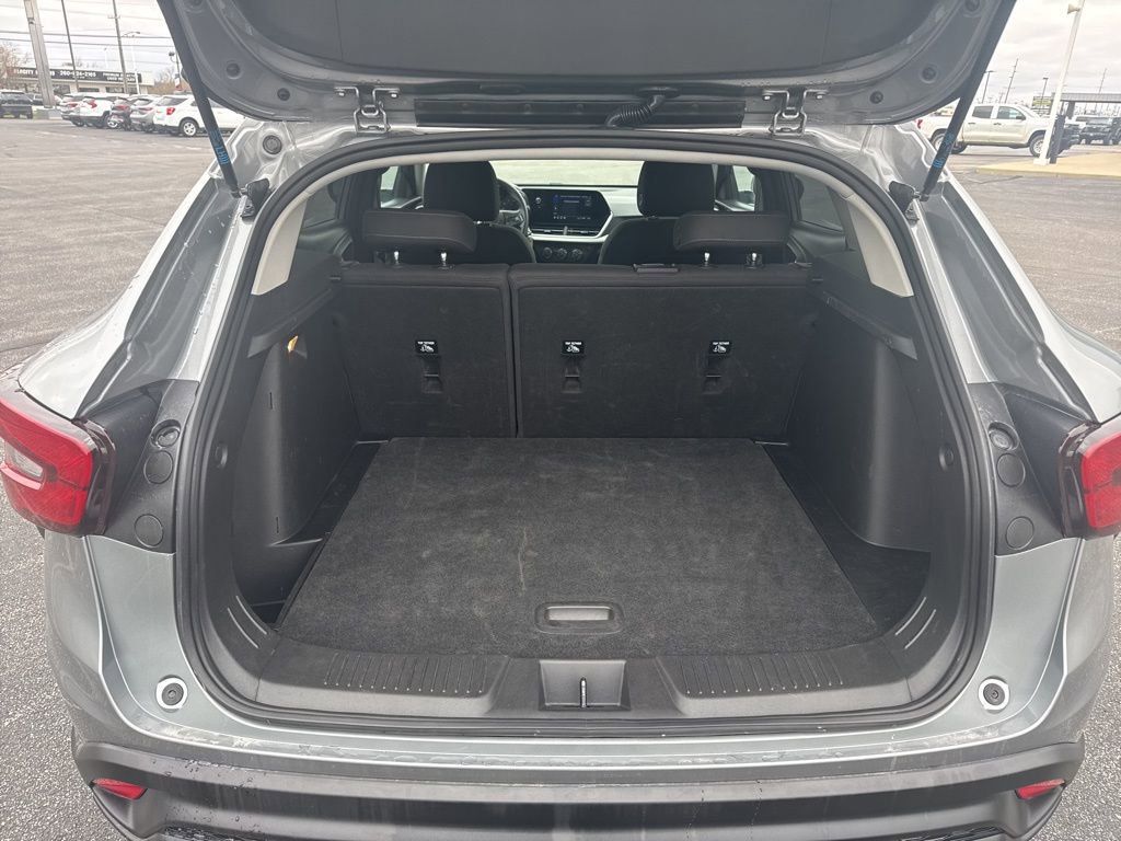 Used 2024 Chevrolet Trax LS image 9