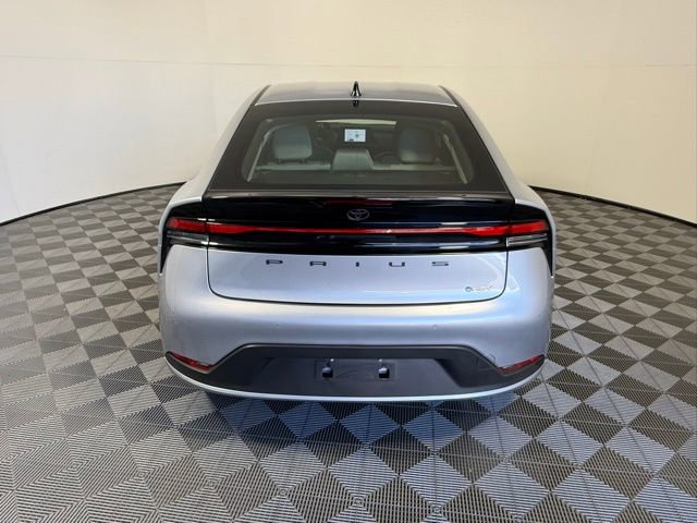 Used 2026 Toyota Prius LE image 5