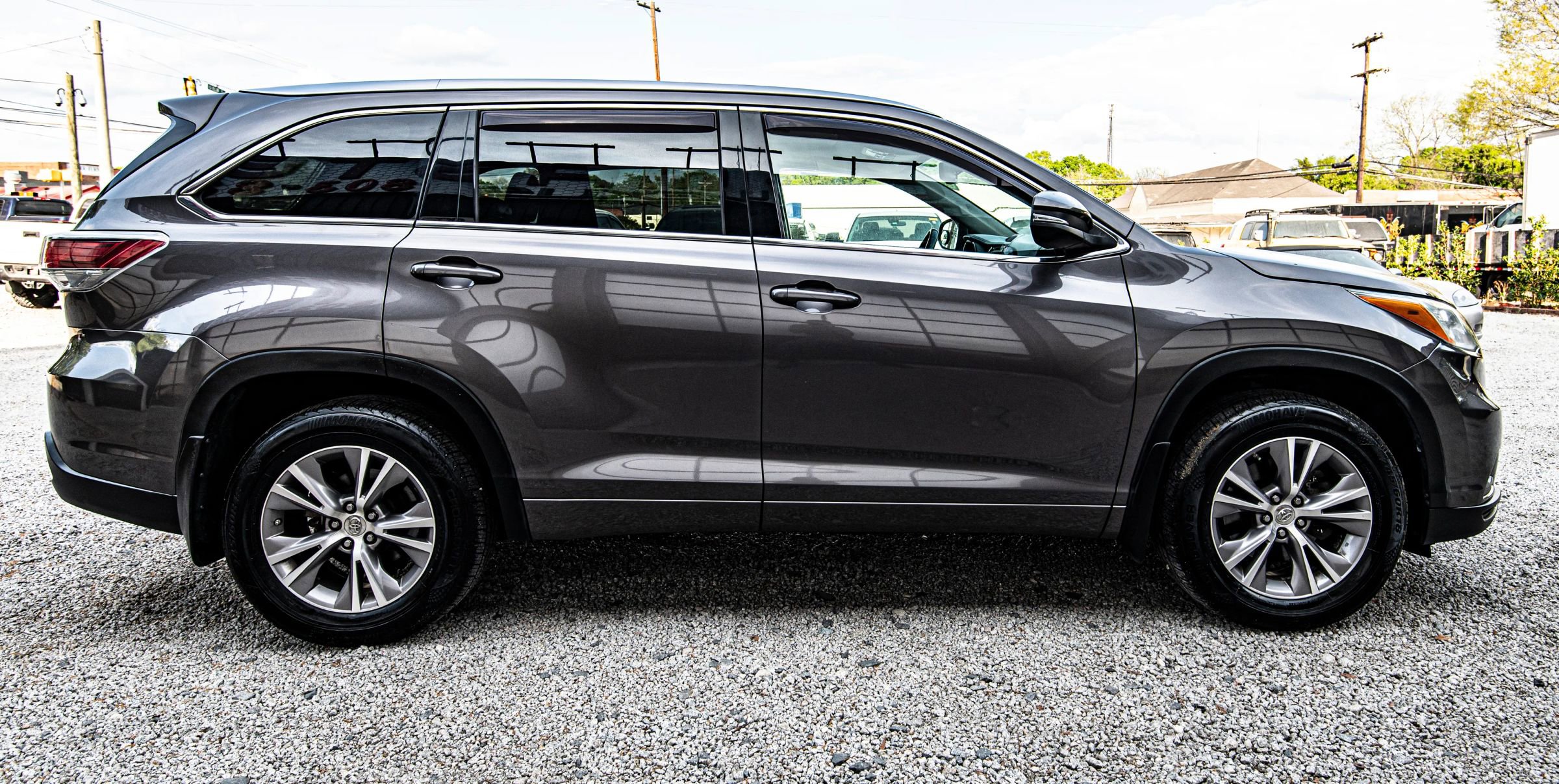 Used 2014 Toyota Highlander XLE image 15