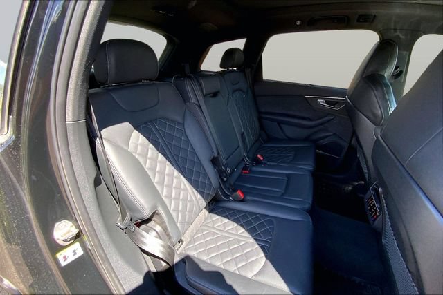 Used 2023 Audi SQ7 Prestige AWD/4WD image 19