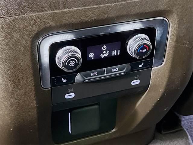 Used 2023 GMC Yukon SLT w/ SLT Luxury Package image 26