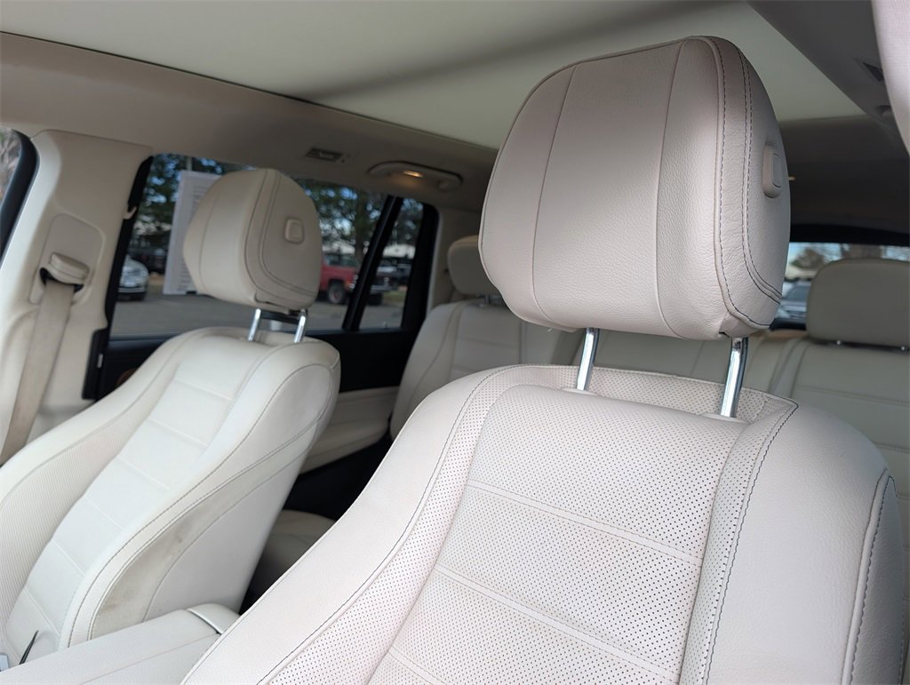 Used 2022 Mercedes-Benz GLS 450 4MATIC image 10