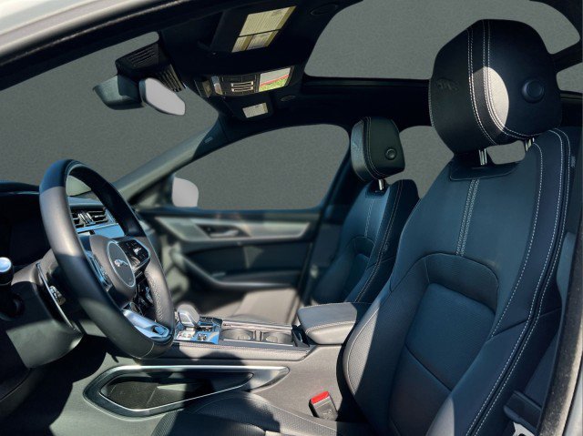 Used 2024 Jaguar F-PACE R-Dynamic S image 14