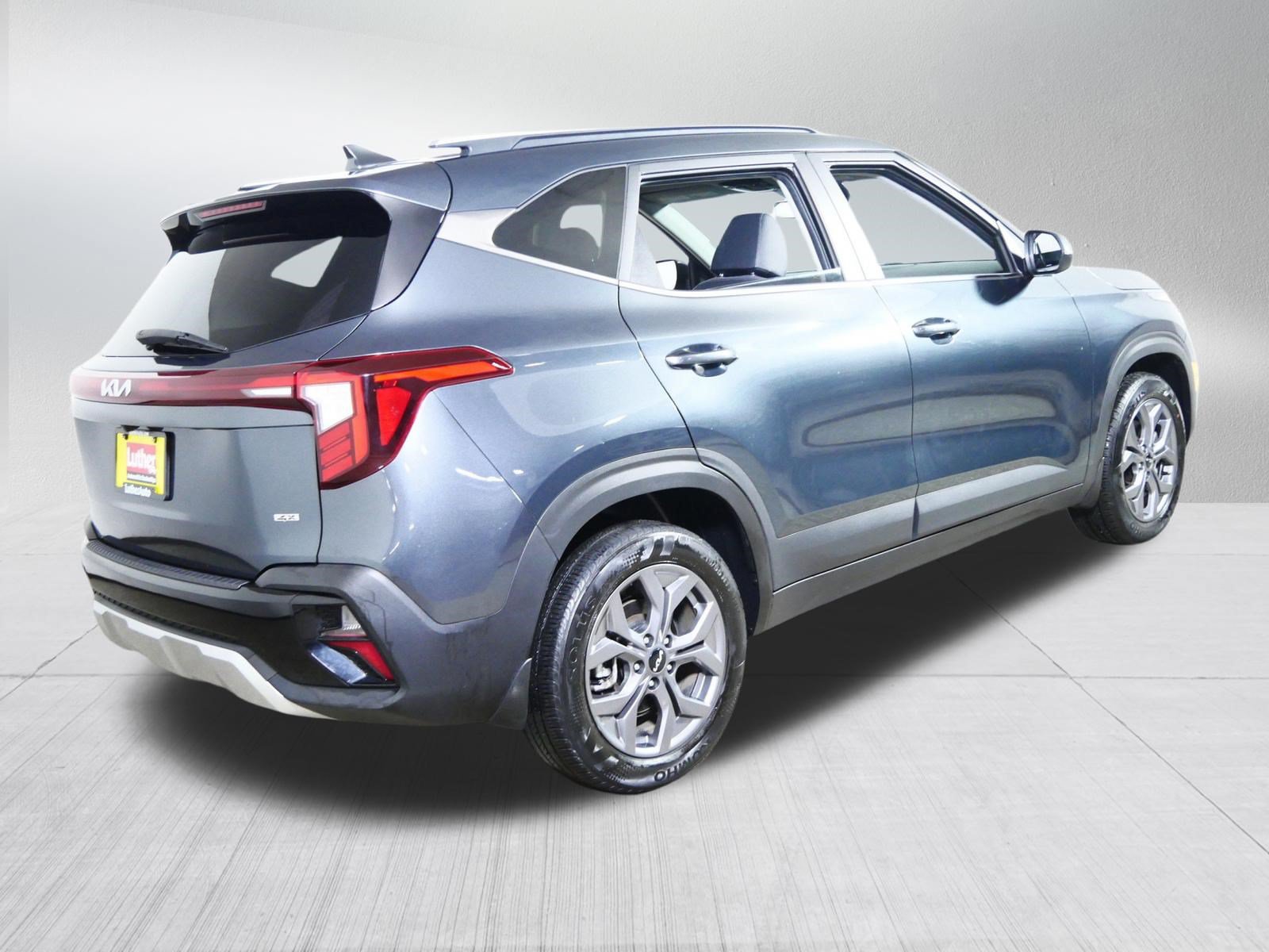 Used 2024 Kia Seltos S AWD/4WD image 7
