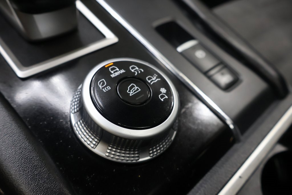 Used 2022 Mitsubishi Outlander SE image 33