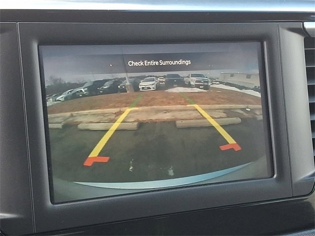 Used 2023 Chrysler Voyager LX image 18