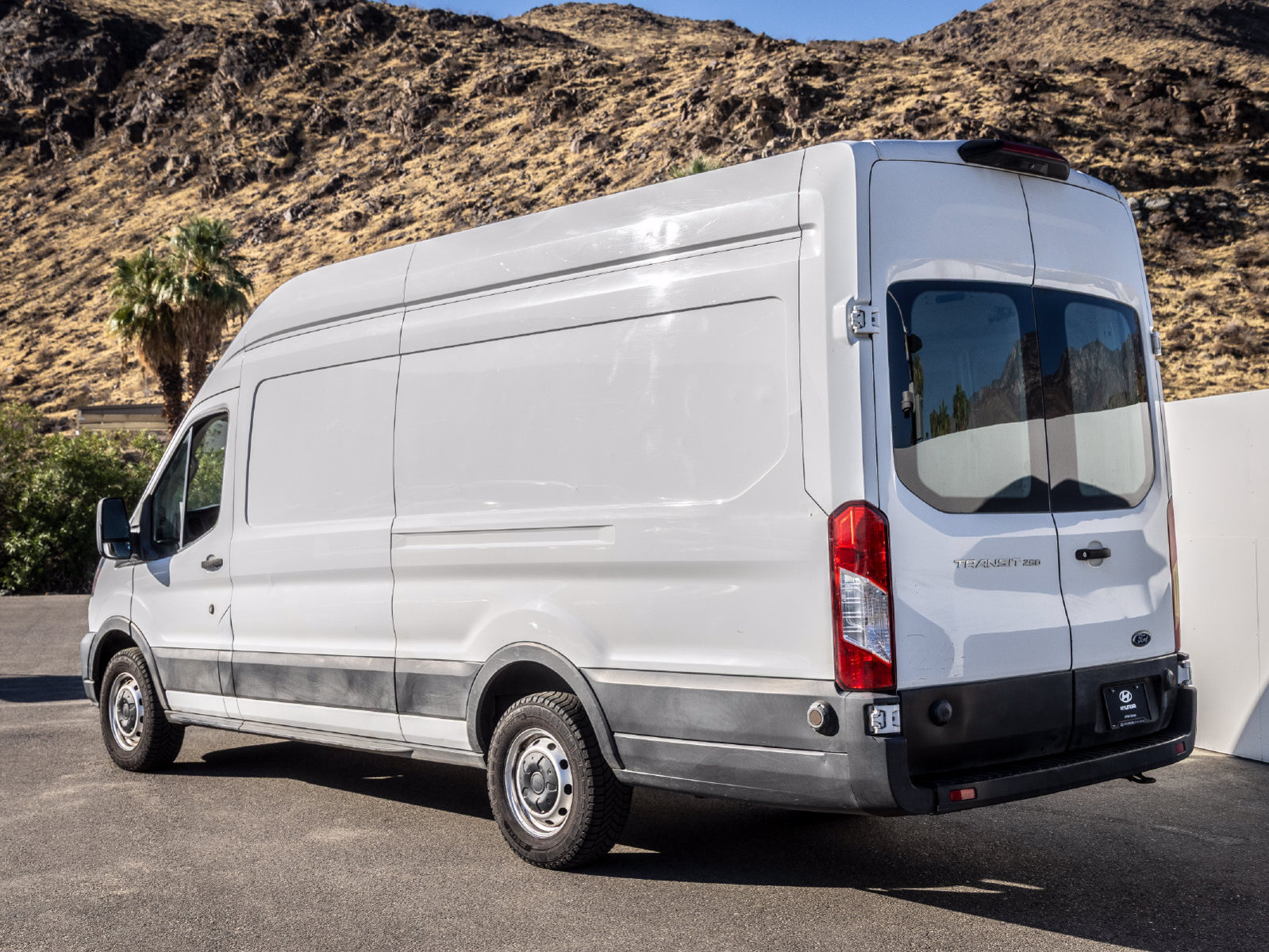 Used 2020 Ford Transit 250 148 High Roof Extended RWD image 4
