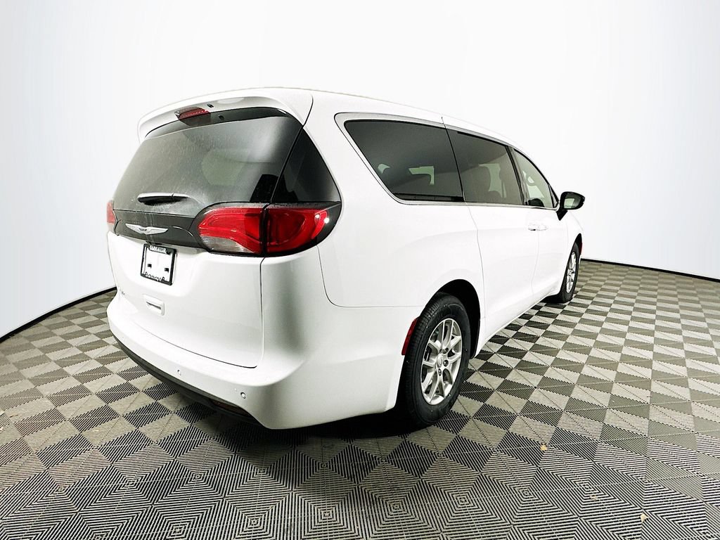 New 2026 Chrysler Voyager LX FWD image 9