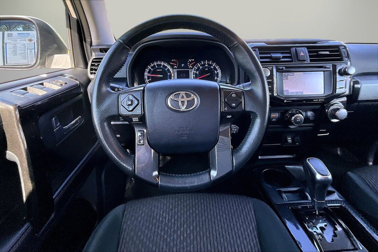 Used 2018 Toyota 4Runner TRD Off-Road image 11