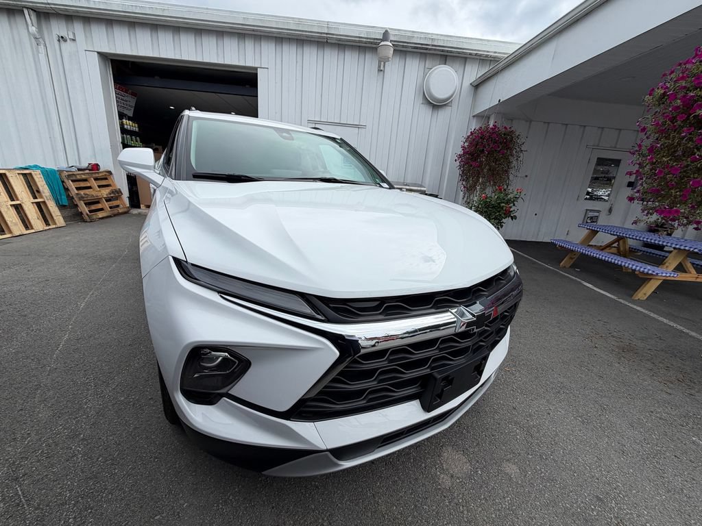New 2025 Chevrolet Blazer LT w/ Convenience Package AWD/4WD image 7