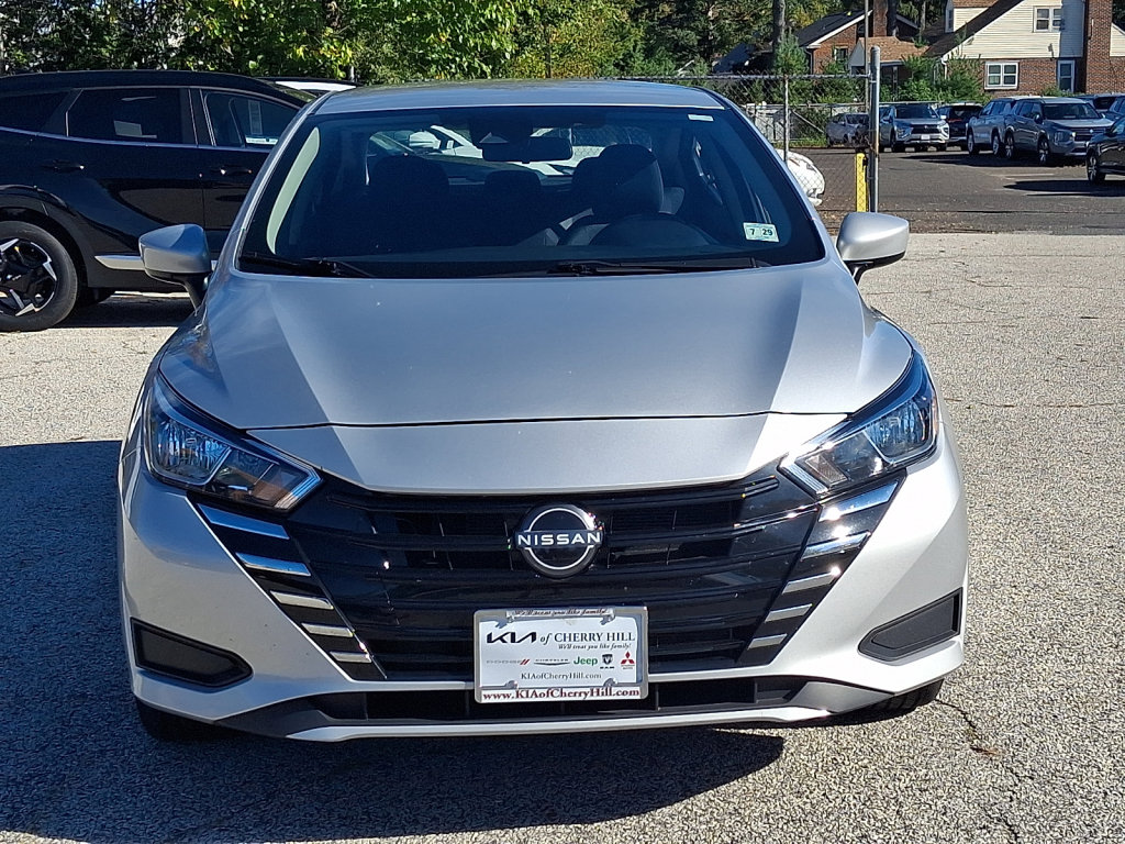 Used 2024 Nissan Versa SV FWD image 8