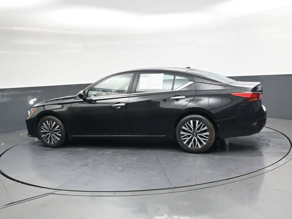 Used 2023 Nissan Altima 2.5 SV FWD image 6