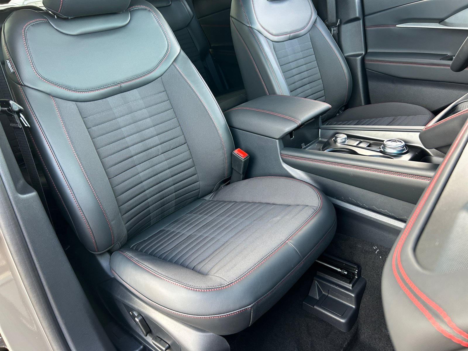 New 2026 Ford Explorer ST-Line w/ ST-Line Street Pack RWD image 19