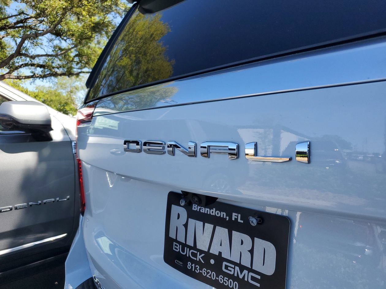 New 2026 GMC Yukon XL Denali w/ Sun & Power Step Package AWD/4WD image 9