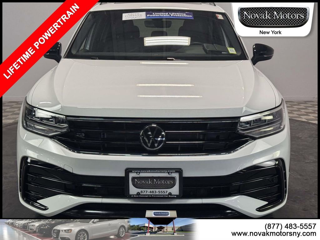 Used 2022 Volkswagen Tiguan SE R-Line AWD/4WD image 2