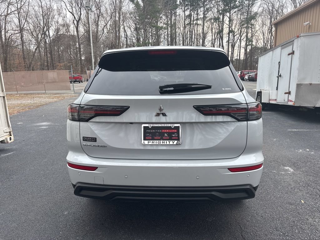 New 2026 Mitsubishi Outlander ES AWD/4WD image 6