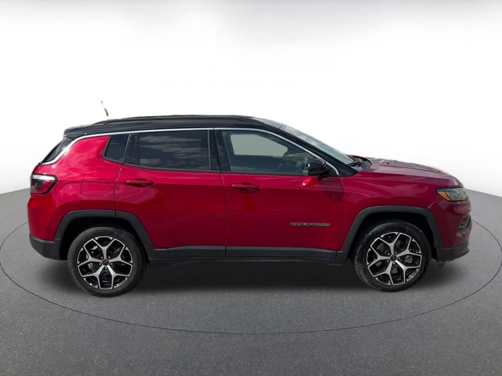 Used 2025 Jeep Compass Limited AWD/4WD image 15