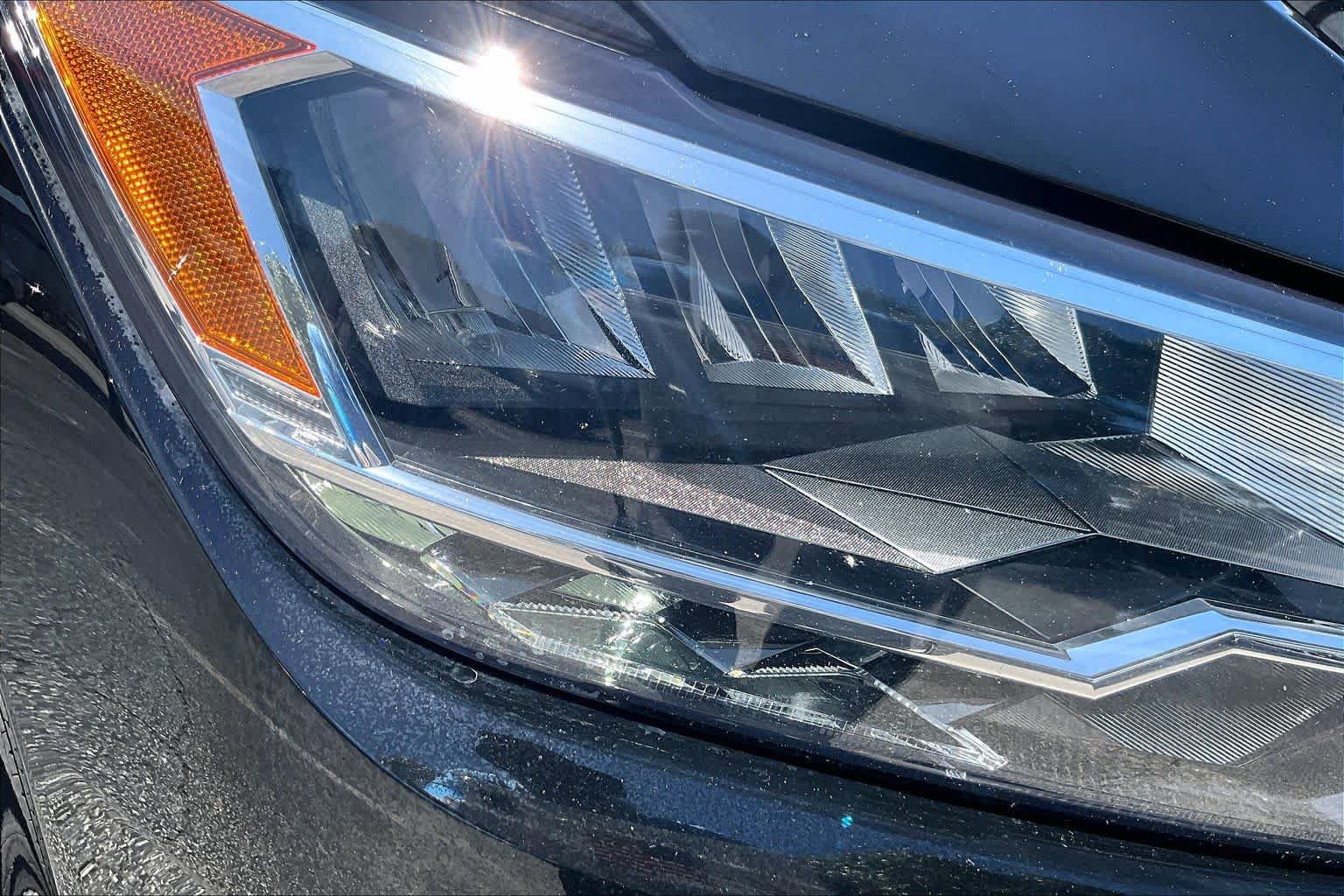 Used 2021 Volkswagen Jetta SE FWD image 28