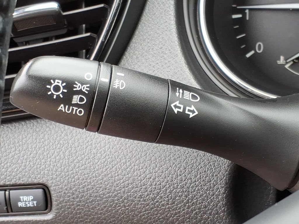 Used 2021 Nissan Rogue Sport SV AWD/4WD image 27