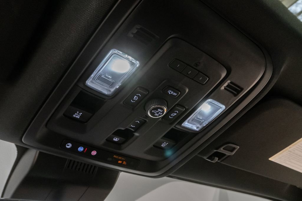 Used 2023 Chevrolet Tahoe High Country w/ Premium Package 2 image 16