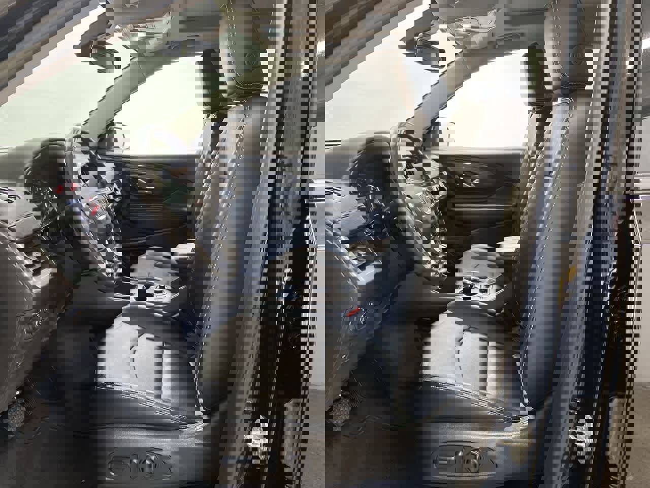 Used 2022 GMC Terrain SLT w/ Infotainment Package II image 14