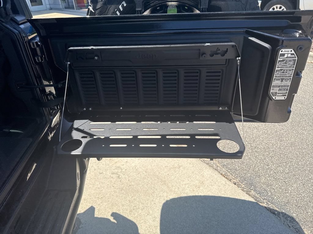 Used 2024 Jeep Wrangler Sport AWD/4WD image 21