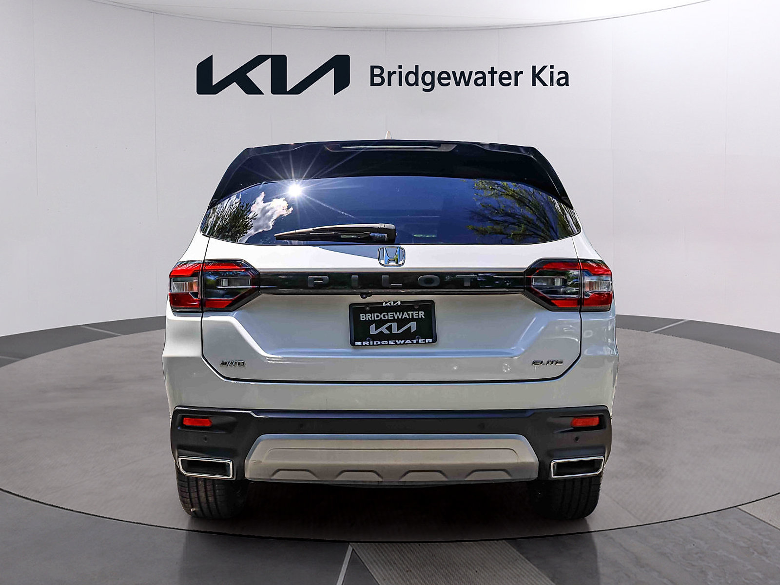 Used 2023 Honda Pilot Elite image 5