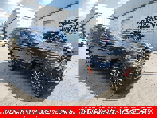 New 2025 Jeep Grand Cherokee L Overland w/ Luxury Tech Group IV image 1