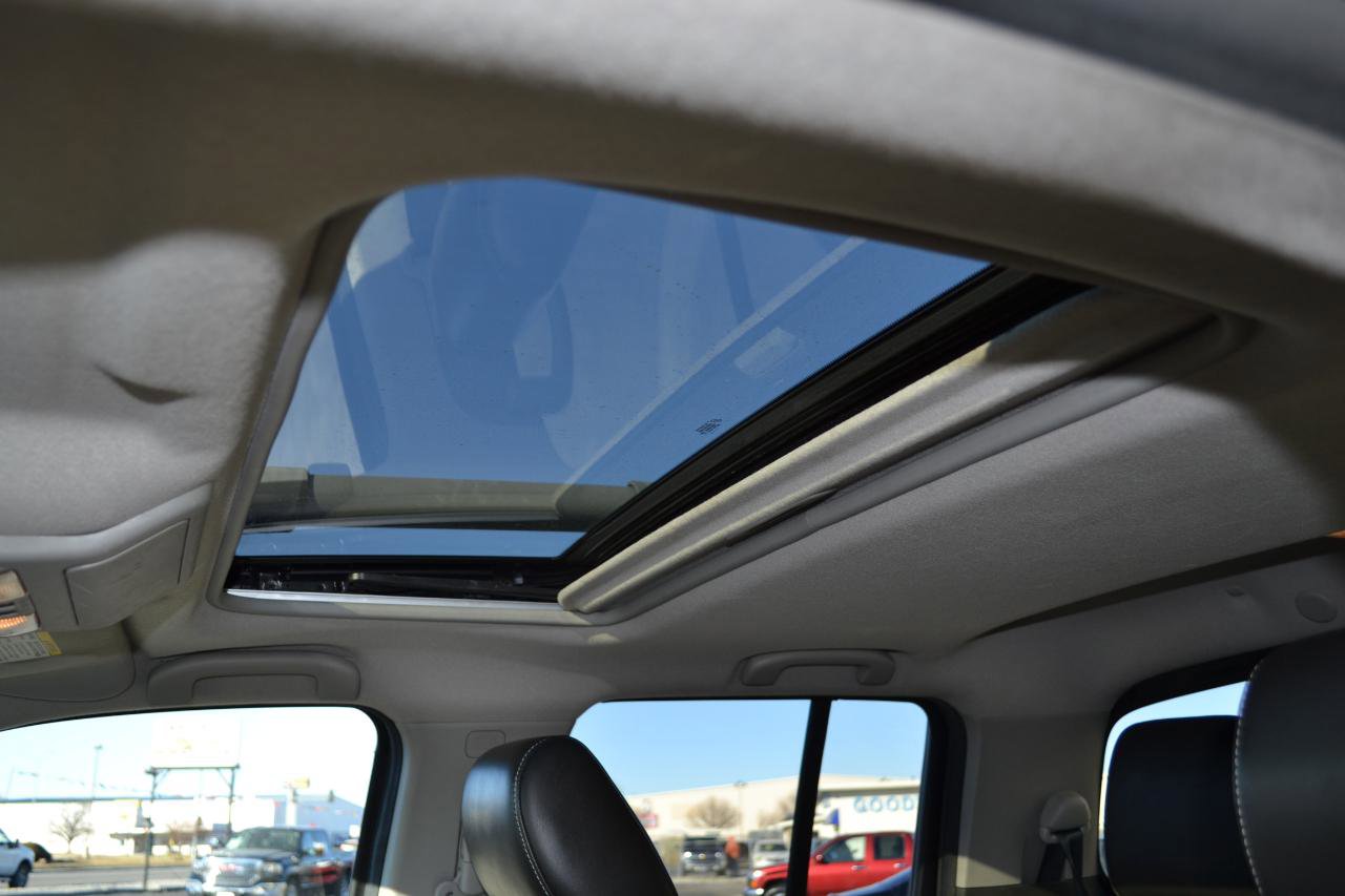 Used 2016 Nissan Frontier PRO-4X w/ Pro-4x Luxury Package image 27