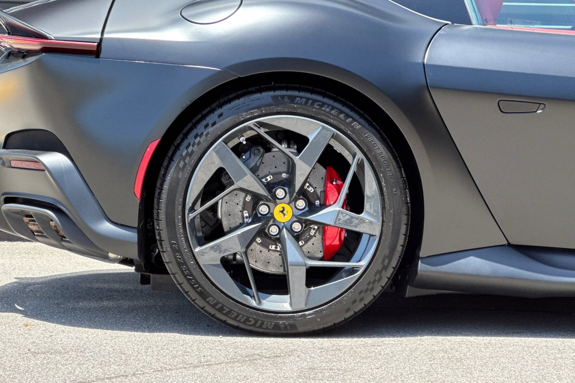 Used 2025 Ferrari 12Cilindri RWD image 40