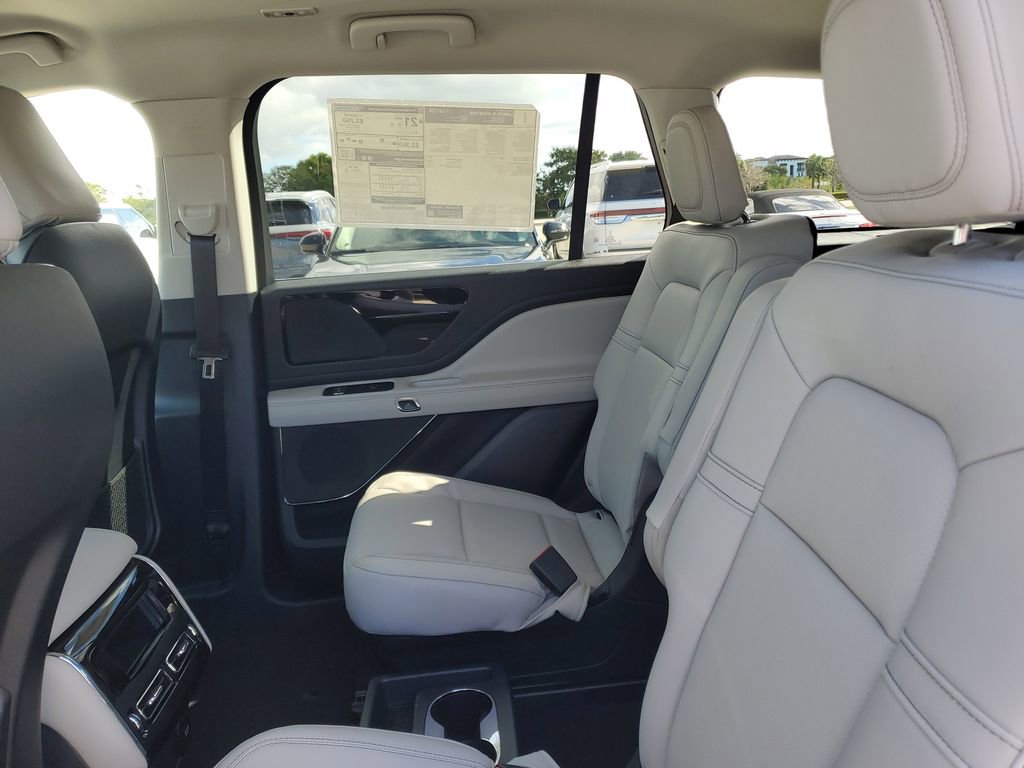 New 2026 Lincoln Aviator 2WD image 10