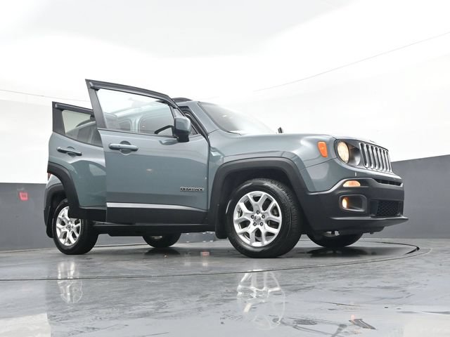 Used 2016 Jeep Renegade Latitude FWD image 43