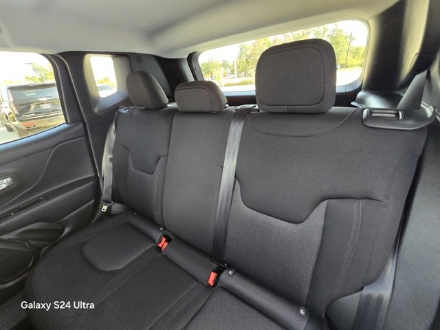 Used 2023 Jeep Renegade Latitude image 15